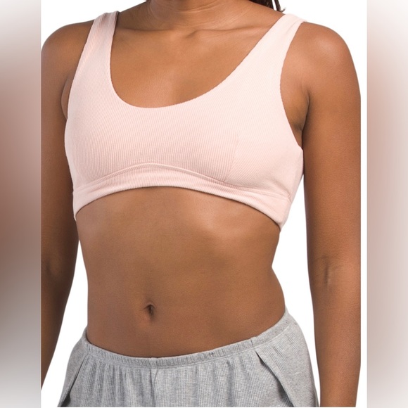 NWT (S) Revolve FREE PEOPLE
Issa Lifestyle Bralette Strawberry Pink - Picture 7 of 13